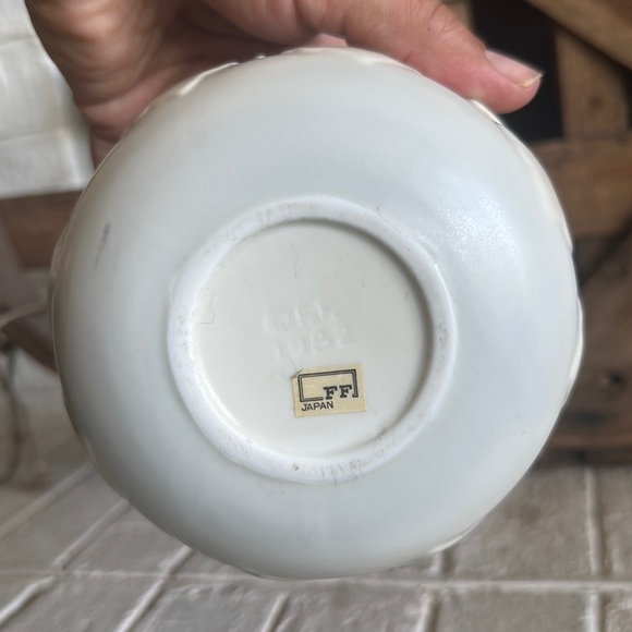 FITZ and FLOYD Butterfly Basket - Picture 4 of 6